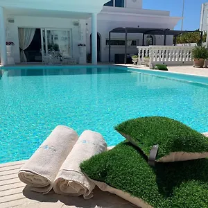 Гостевой дом White House Luxury Hospitality, Ольбия